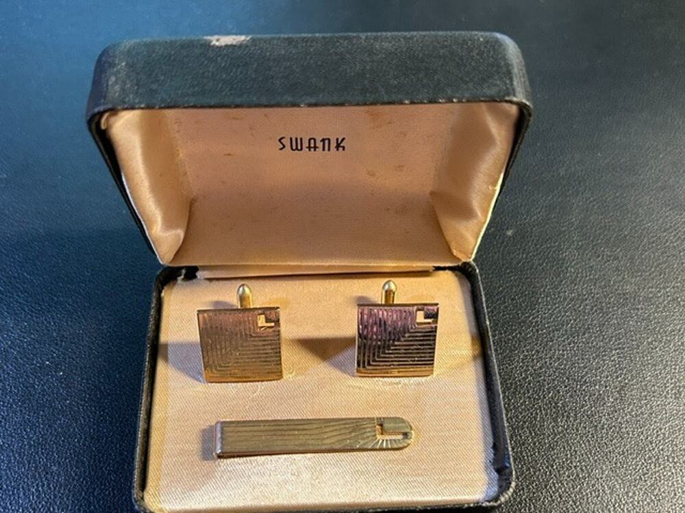 Vintage Swank Gold Tone Square Geometric Cufflinks & Tie Bar Set Boxed